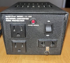 Seven Star TC-500 Watt Voltage Converter Transformer 3-Outlets 110v 220v 500w