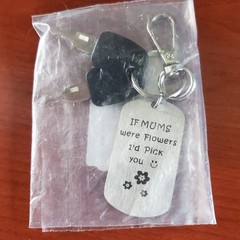 Key Chain with two TSA 007 master lock keys, « If Mums were flowers I&rsquo;d Pick you »