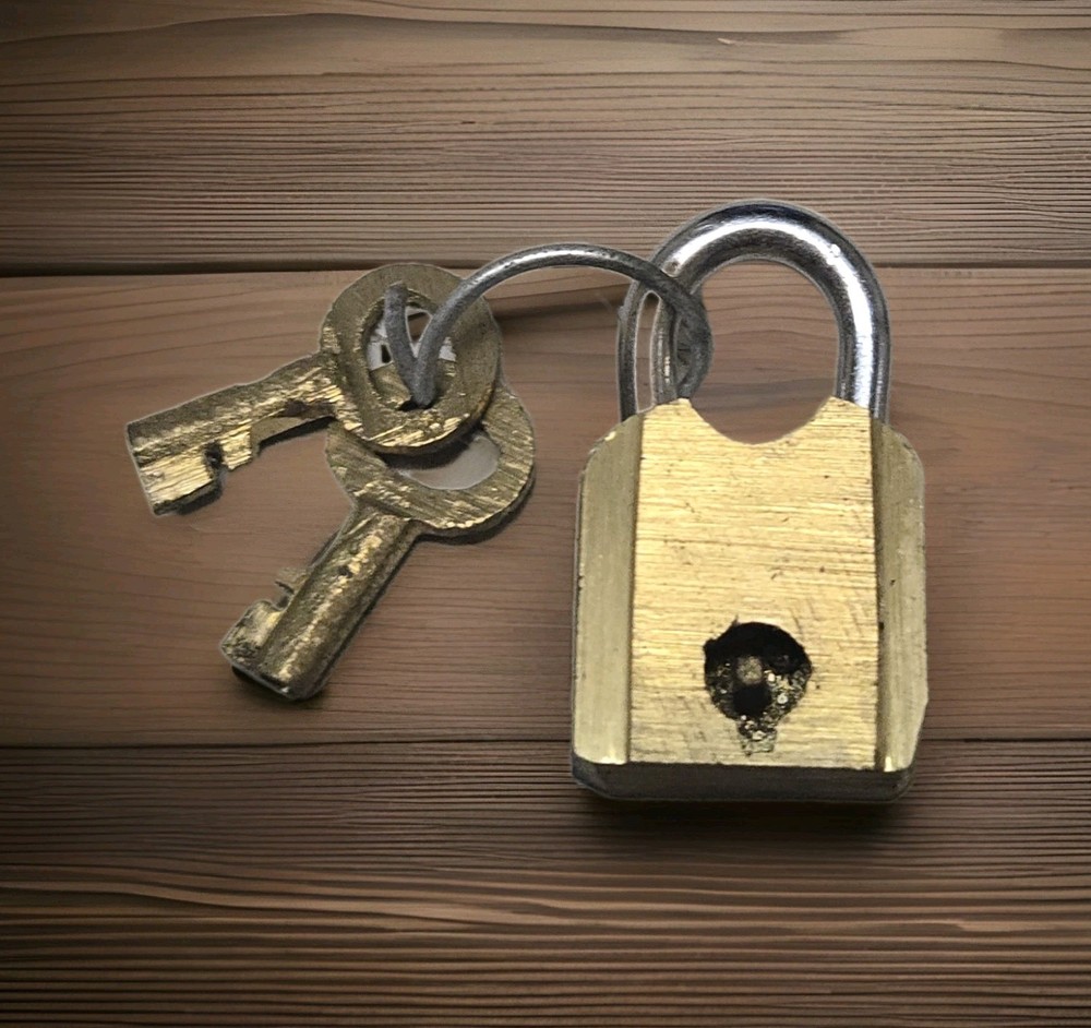 Solid Brass Mini Lever Lock Padlock With Skeleton Key. Tiny 15 mm Made In India