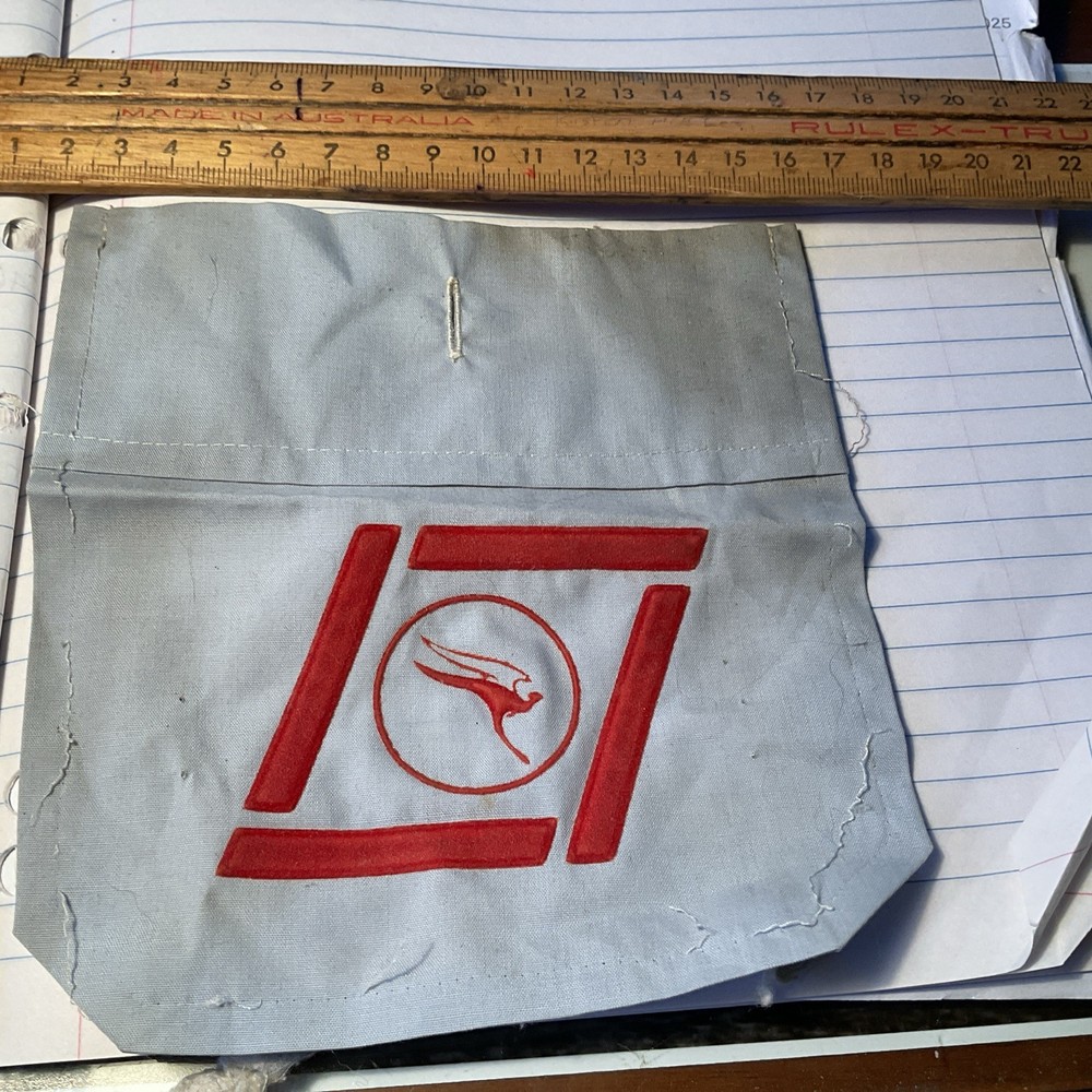 Qantas ENGINEERS Work Shirt. POCKET BADGE 1970s. C472